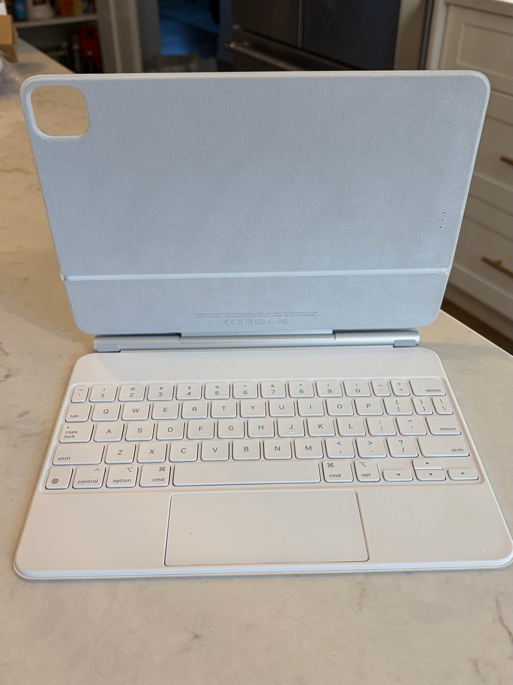 Apple iPad Magic Keyboard - White Case with Trackpad